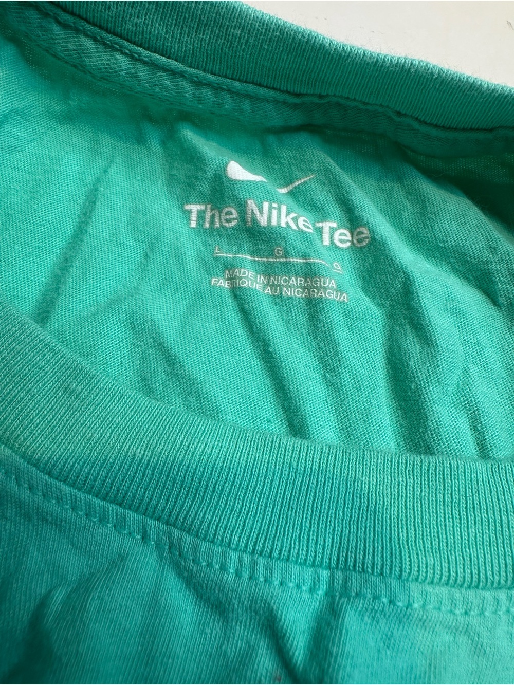 Nike Mint Green T-Shirt with Silver Swoosh AIR Logo - Picture 5 of 5